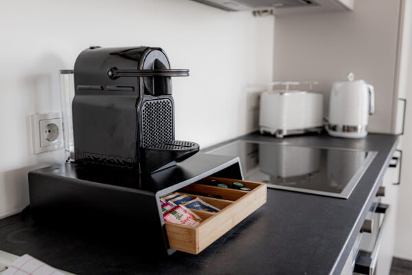 Kettle, toaster, Nespresso coffee machine for your overnight stay - BONNYSTAY Herzogenaurach